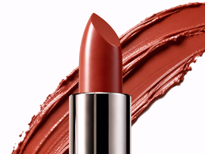 A bold, high-contrast beauty and