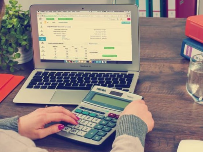 How I Track Expenses with Excel – Financially Shrewd