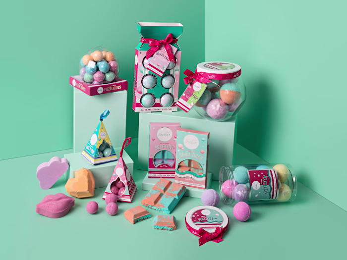Retouching styled shots for a Xmas catalogue.