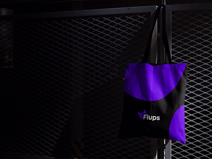Flups Pet Food | Naming & Identity