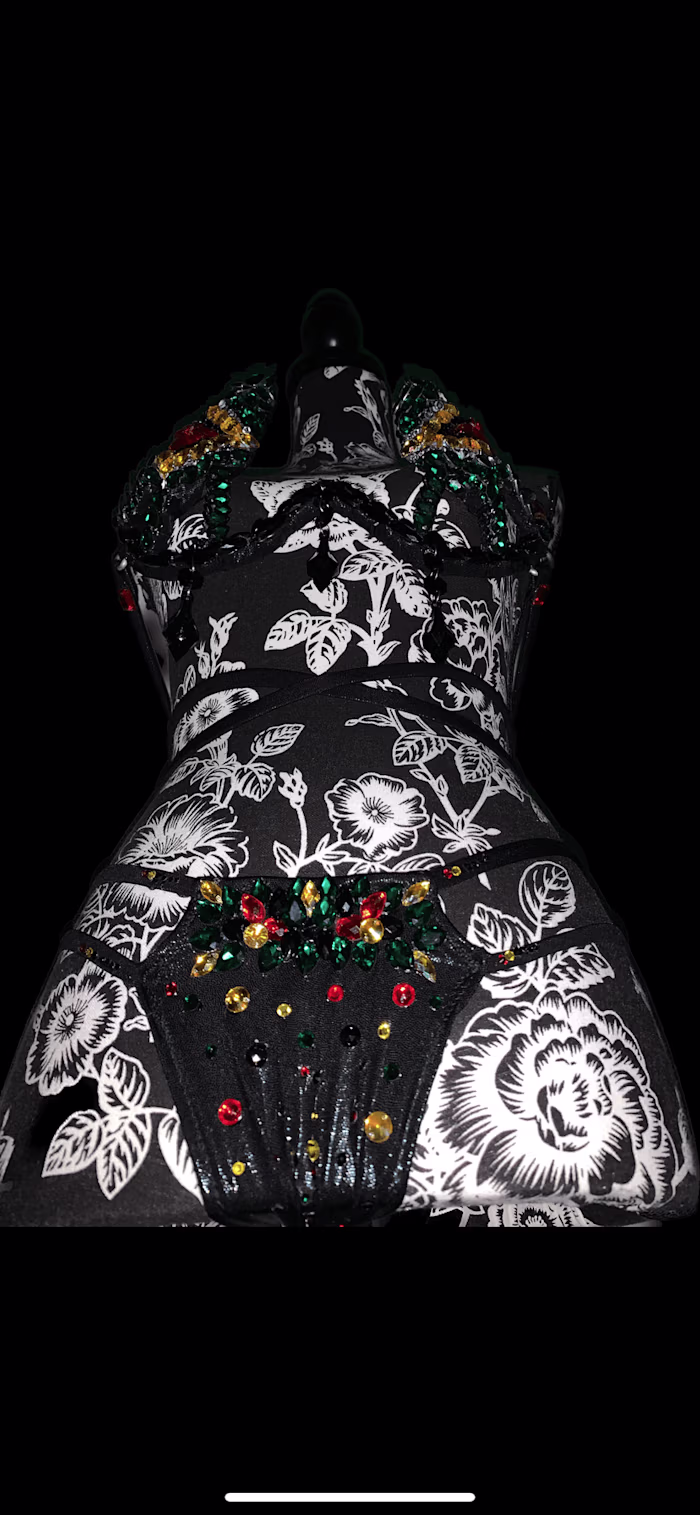 Custom carnival costumes 