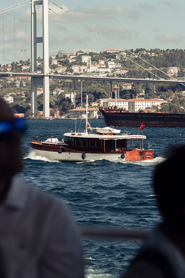 Istanbul between Red and Blue