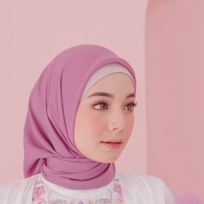 Hijab Ukhtii on Instagram: “Hijab bella square warna hazelnut m…