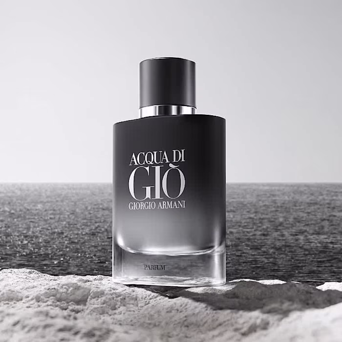 Top 10 Men's Fragrances for All Year Round Usage - Smell Good