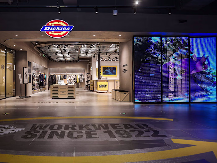 Dickies — Designing Entry Through Interaction