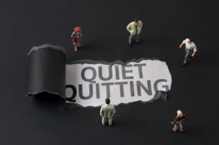 Quit Quitting in the Workplace: Is It Still a Thing? How to Hand