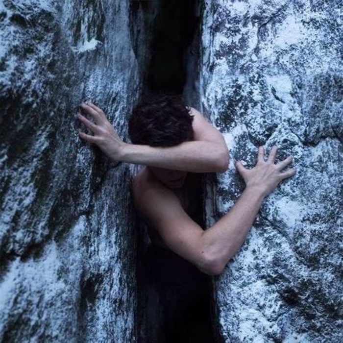 Dig or Fly: A Tale of Overcoming Walls