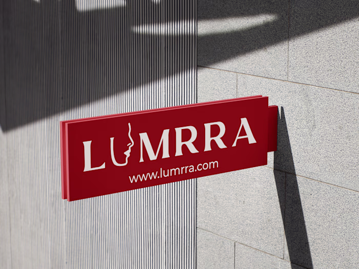 Meet  Lumrra : Sleek.