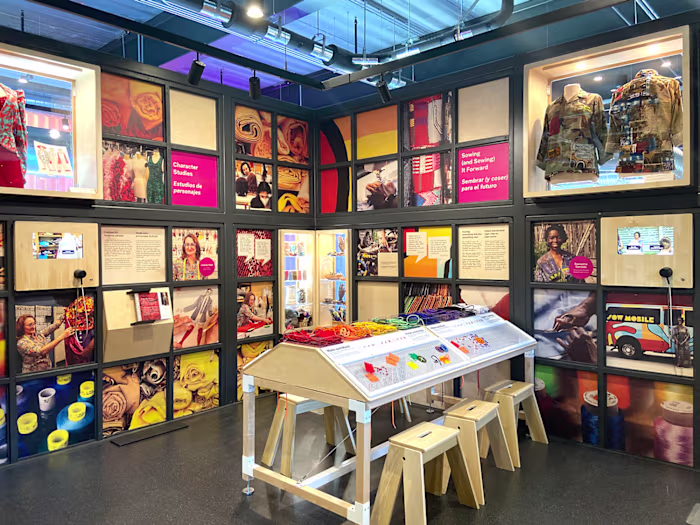 Luminarium Museum Exhibit Graphics