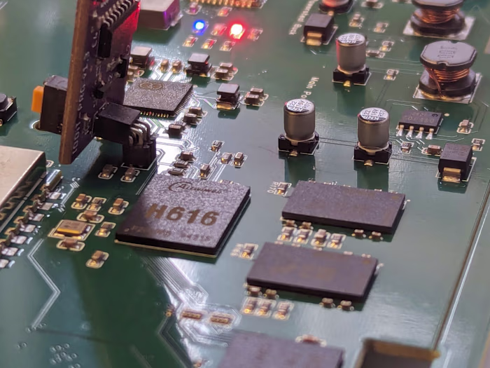 Heat pump controller based on Linux OS