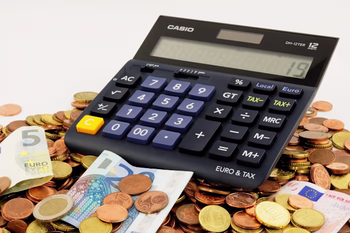 Mastering Your Finances as a Freelancer: Journey to Saving Money