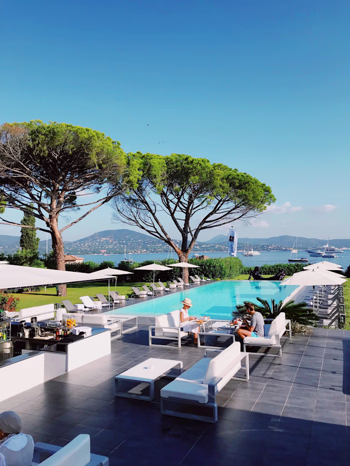 Art-Driven Transformation in Luxury Hotels