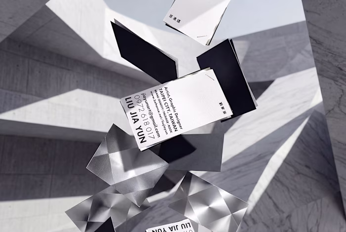 LIUJIAYUN: THE CARD
