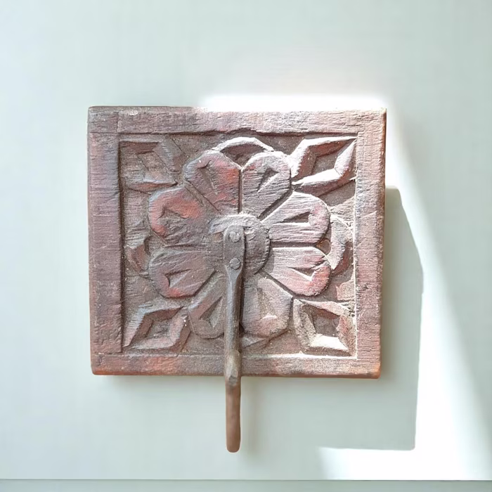 Echoes in Wood: Handcrafted Wall Hooks