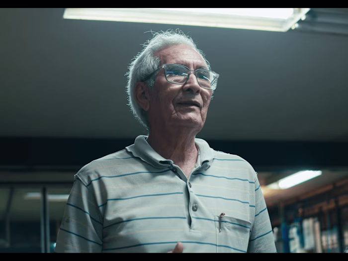 Tributo a Denis J. León H: