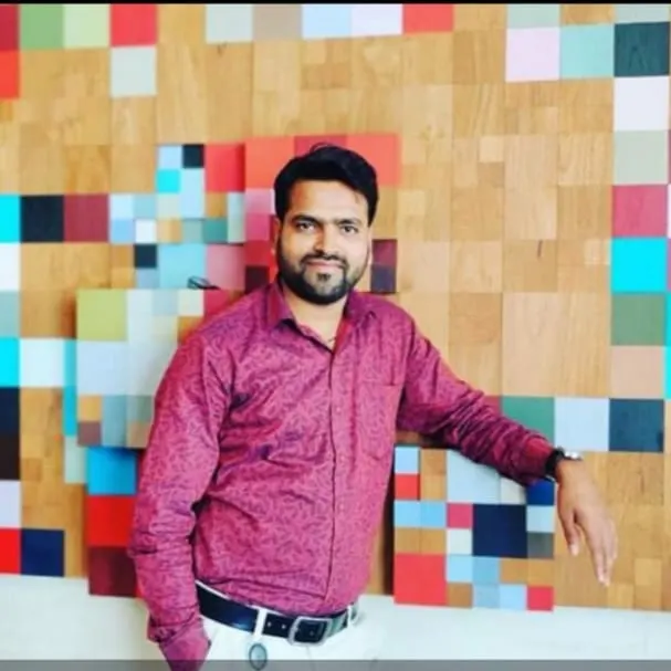 Vinayak Darphe's avatar