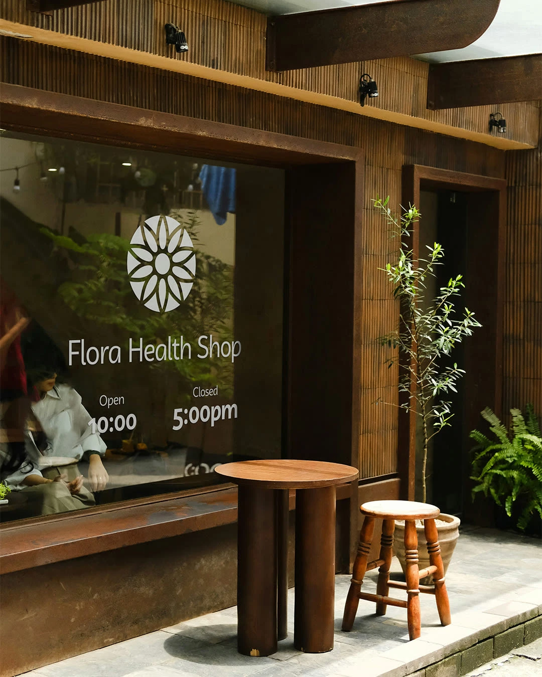 Flora Health signage mockup