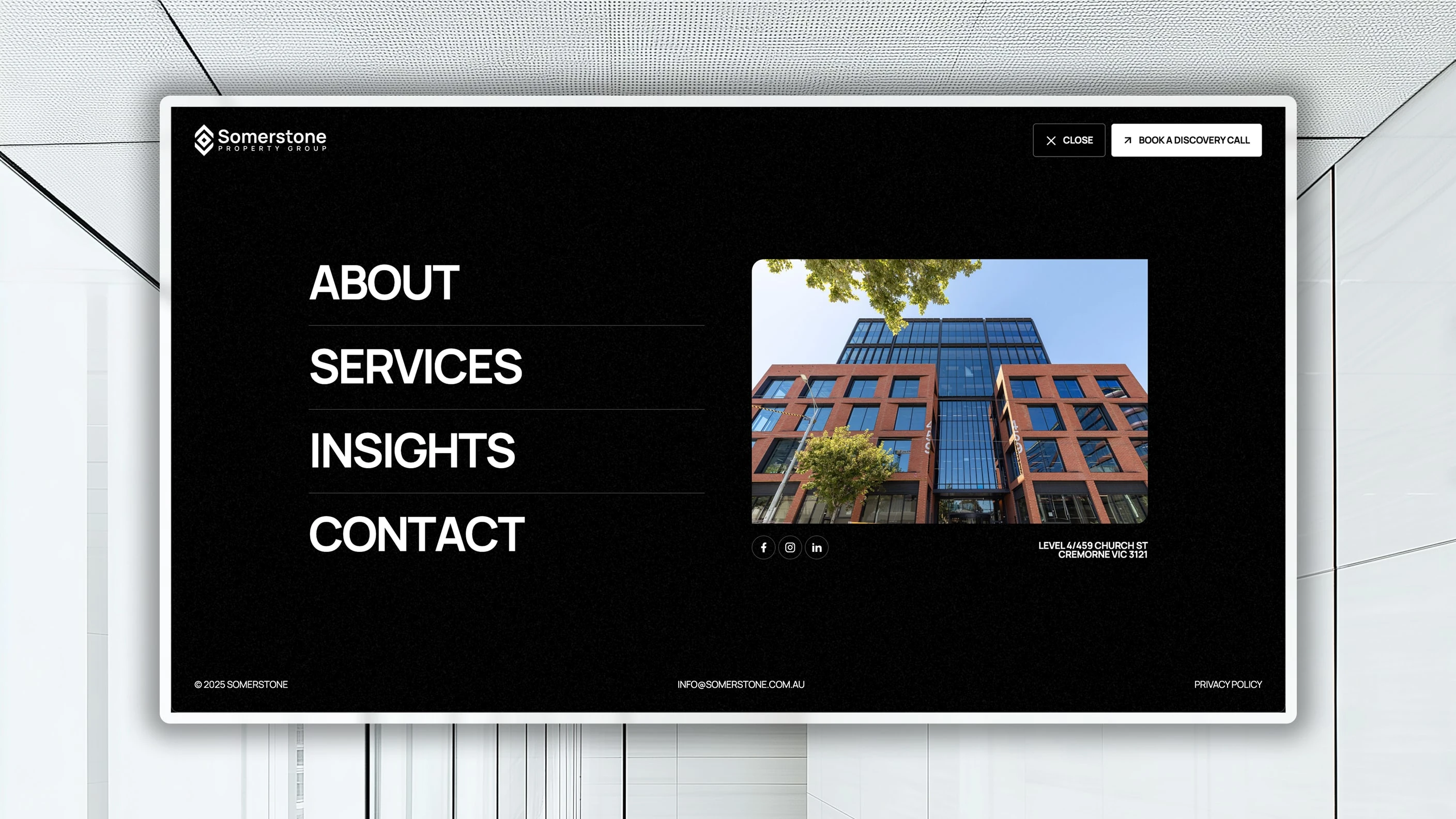 A modern Swiss design radiates professionalism and credibility.