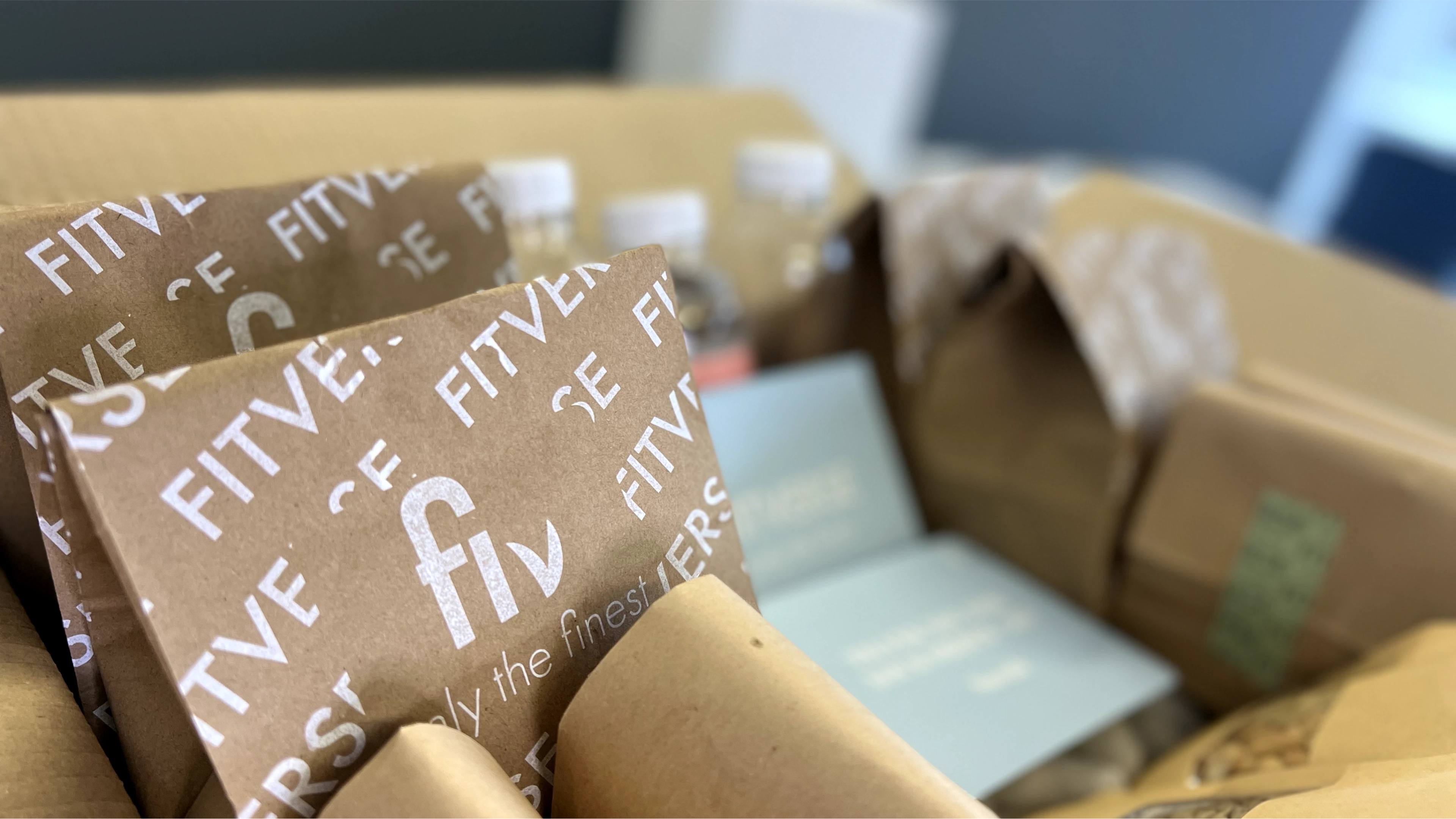 Here, I show what foods, items, and products can be stored within the box before being delivered to the consumer.