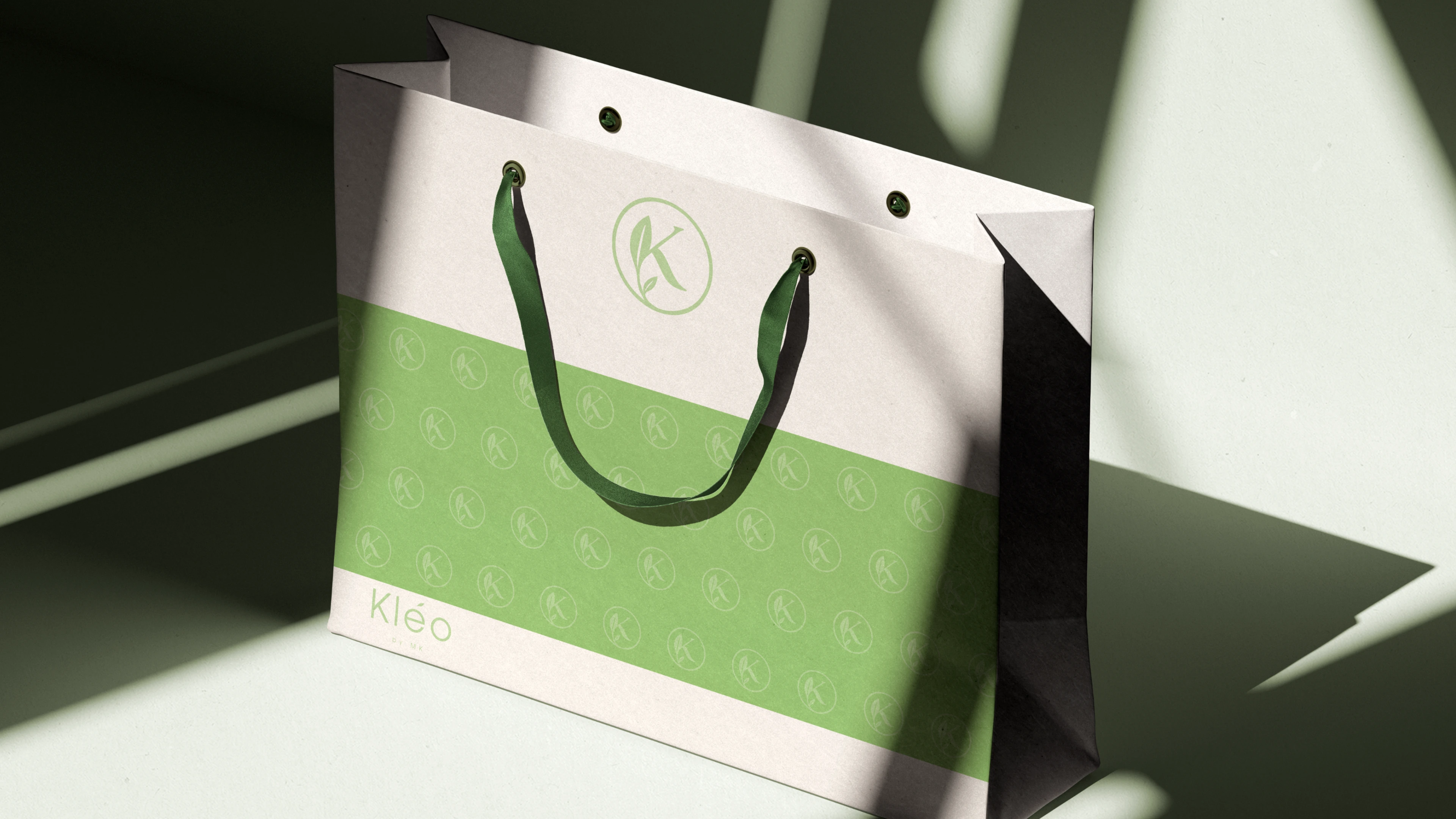 Minimalist bag design for Kleo, blending functional elegance with brand identity.