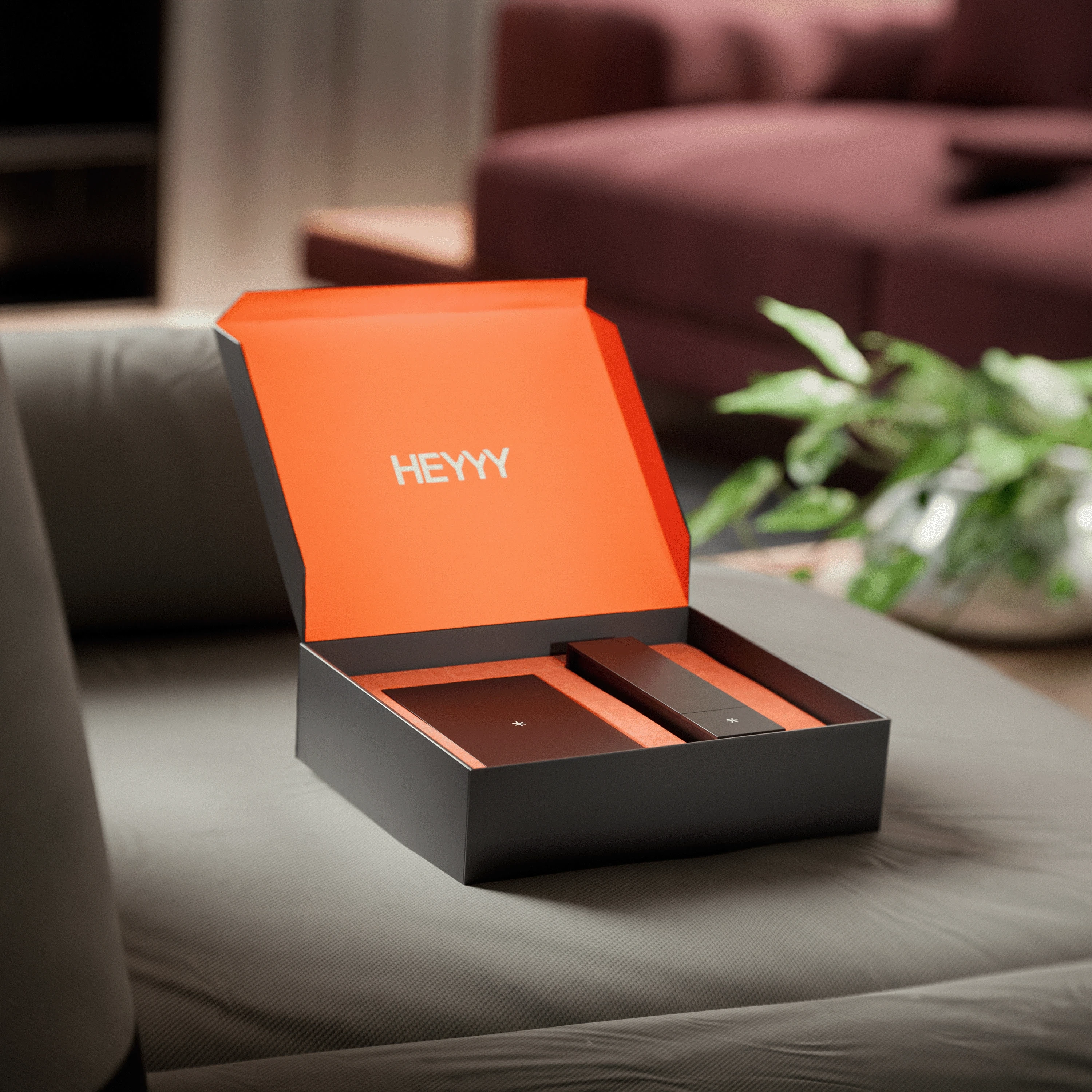 For Heyyy’s fat loss pen, the packaging needed to feel premium and thoughtful. The matte black with burnt orange inside reflects energy and quality, creating an unboxing experience that feels personal and intentional.