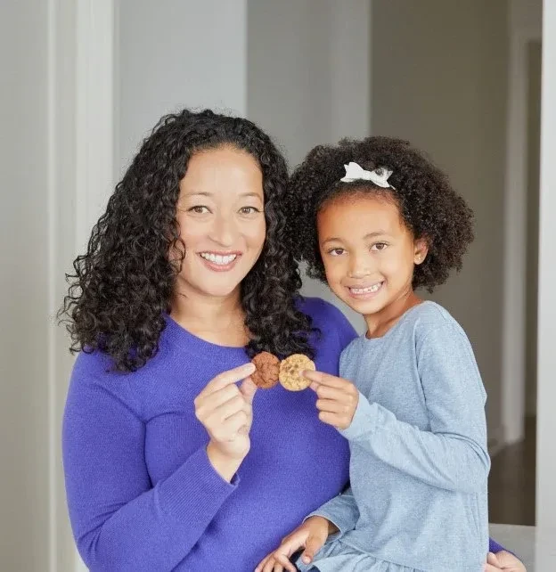 Photo of Denise and her daughter