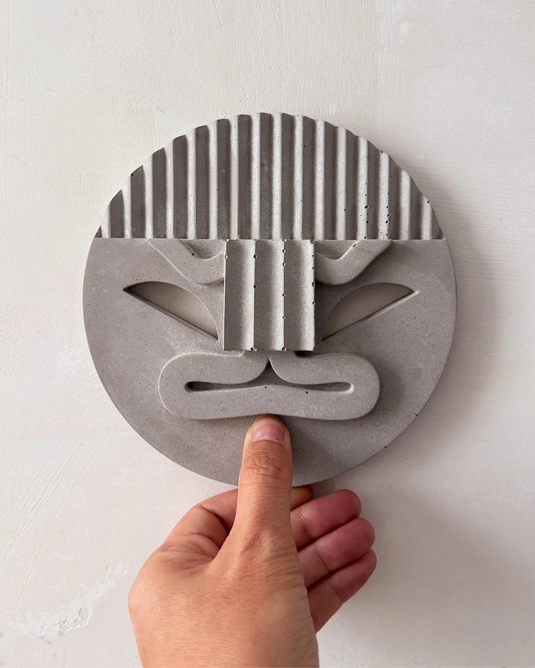 Mask — Concrete sculpture