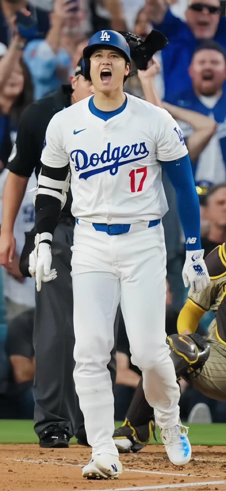 Photography of baseball player Shohei Ohtani, which was used in the final version of the poster