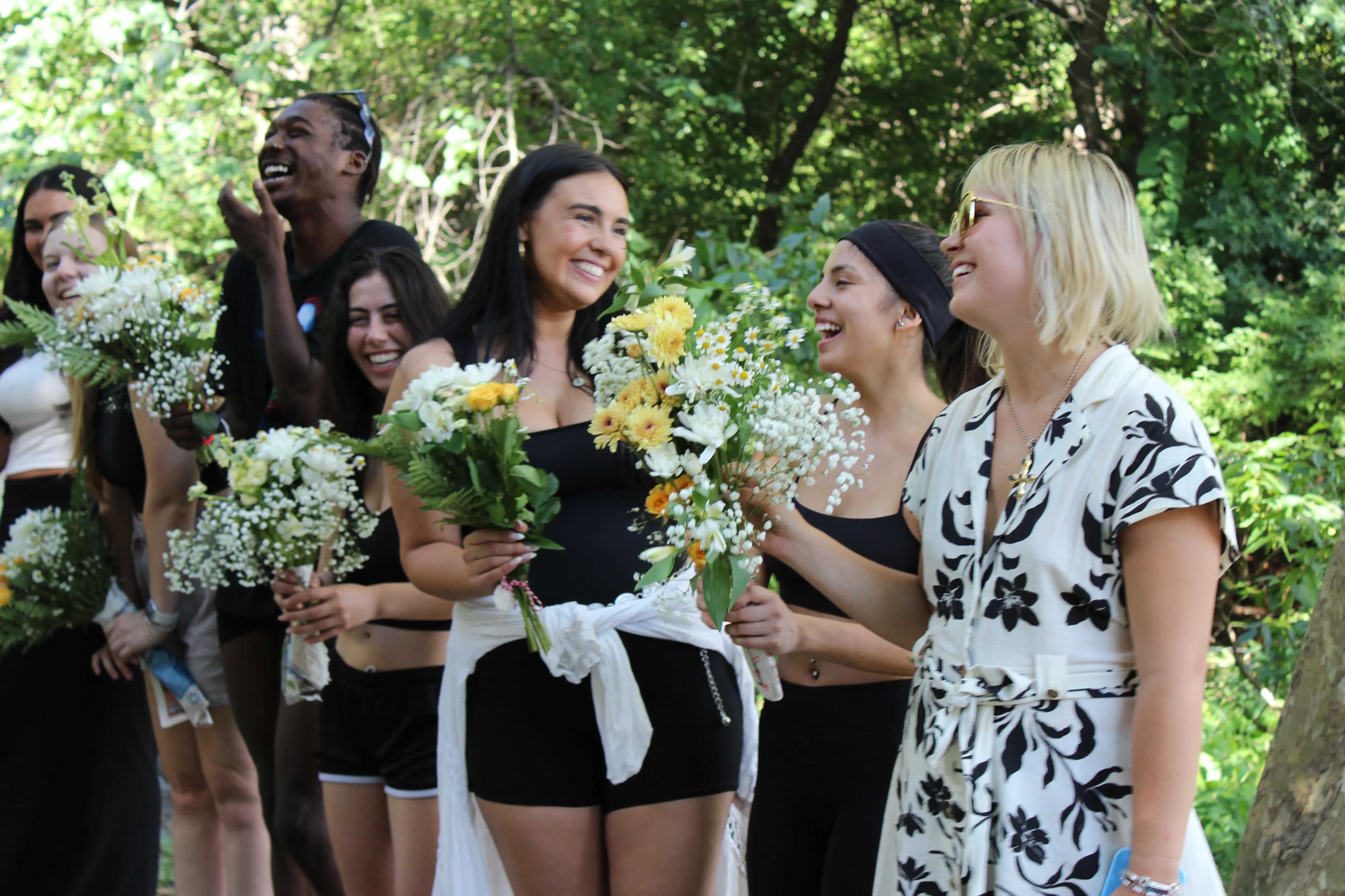 fleur community popup - bouquet making in central park 