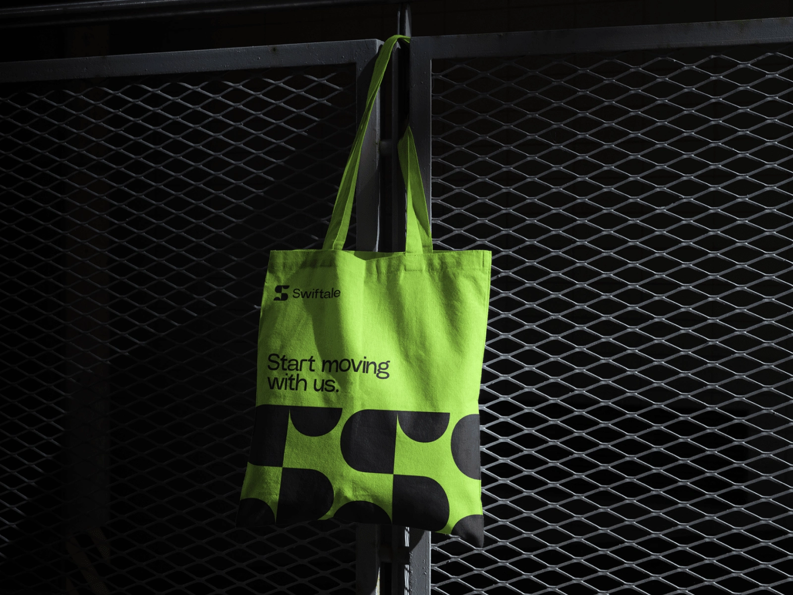 Totebag design for the brand Swiftale