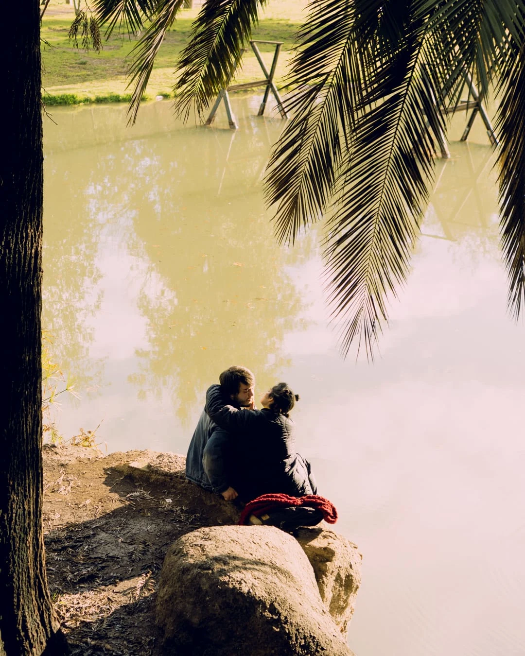 Lovers in Parque O'Higgins. Santiago, Chile. July, 2023