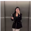 Rishika's avatar