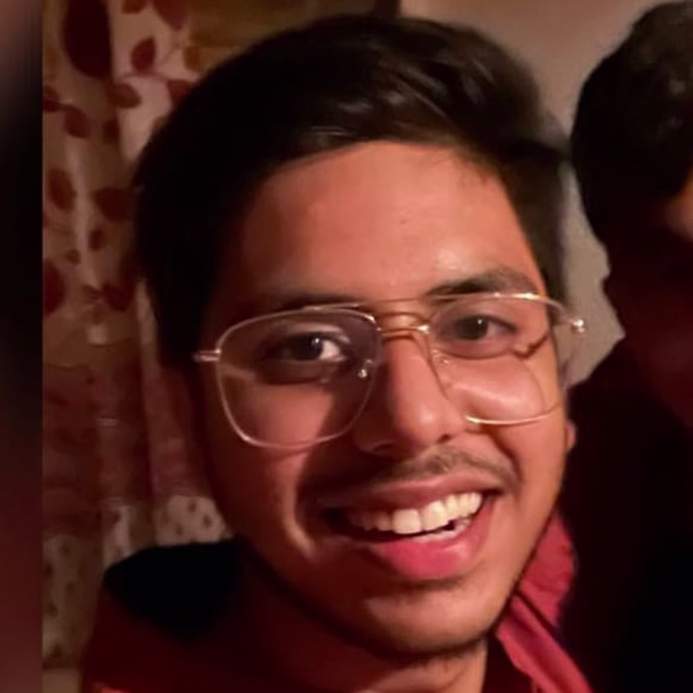 Aarnav  M