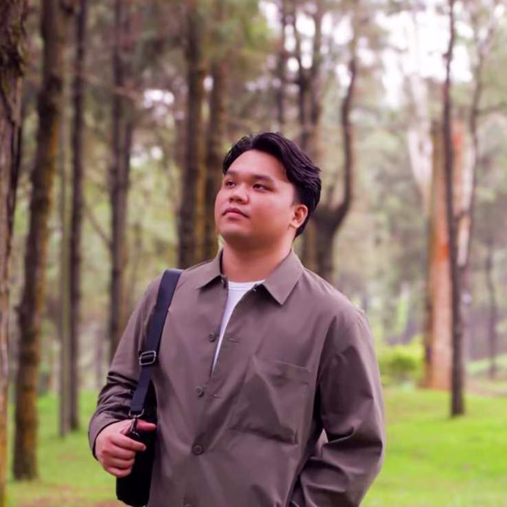 Adrian Dy