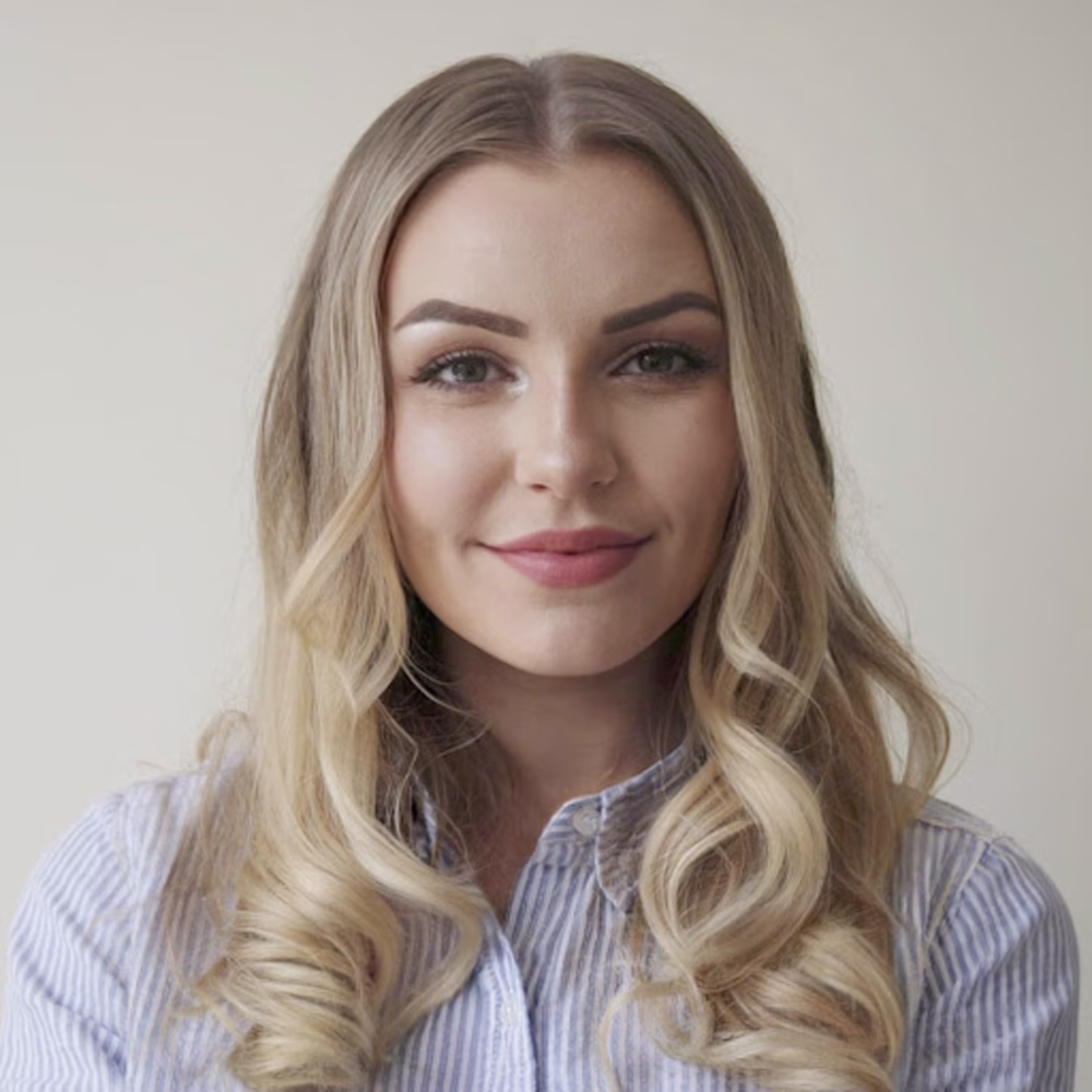Chloe E