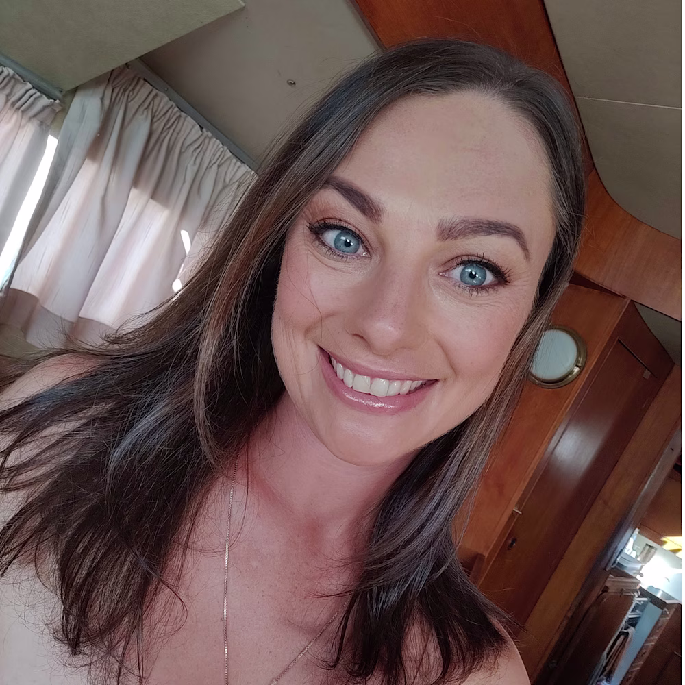 Nichola  Wolfe