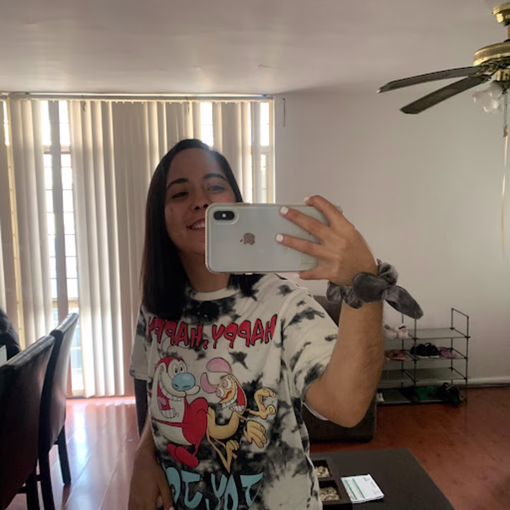 Hillary Hoyos