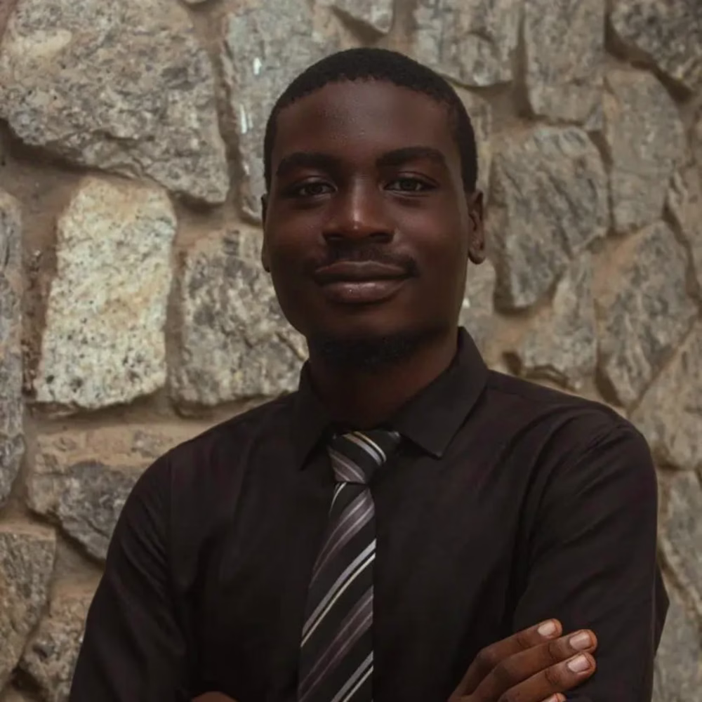 Praise Oluwasakin