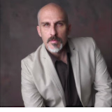 Russell de la Peña