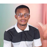 Francis  Junior 