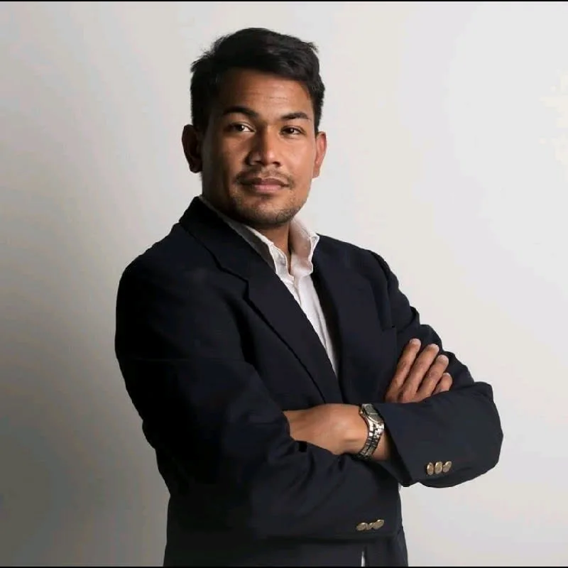 Ray Maung's avatar