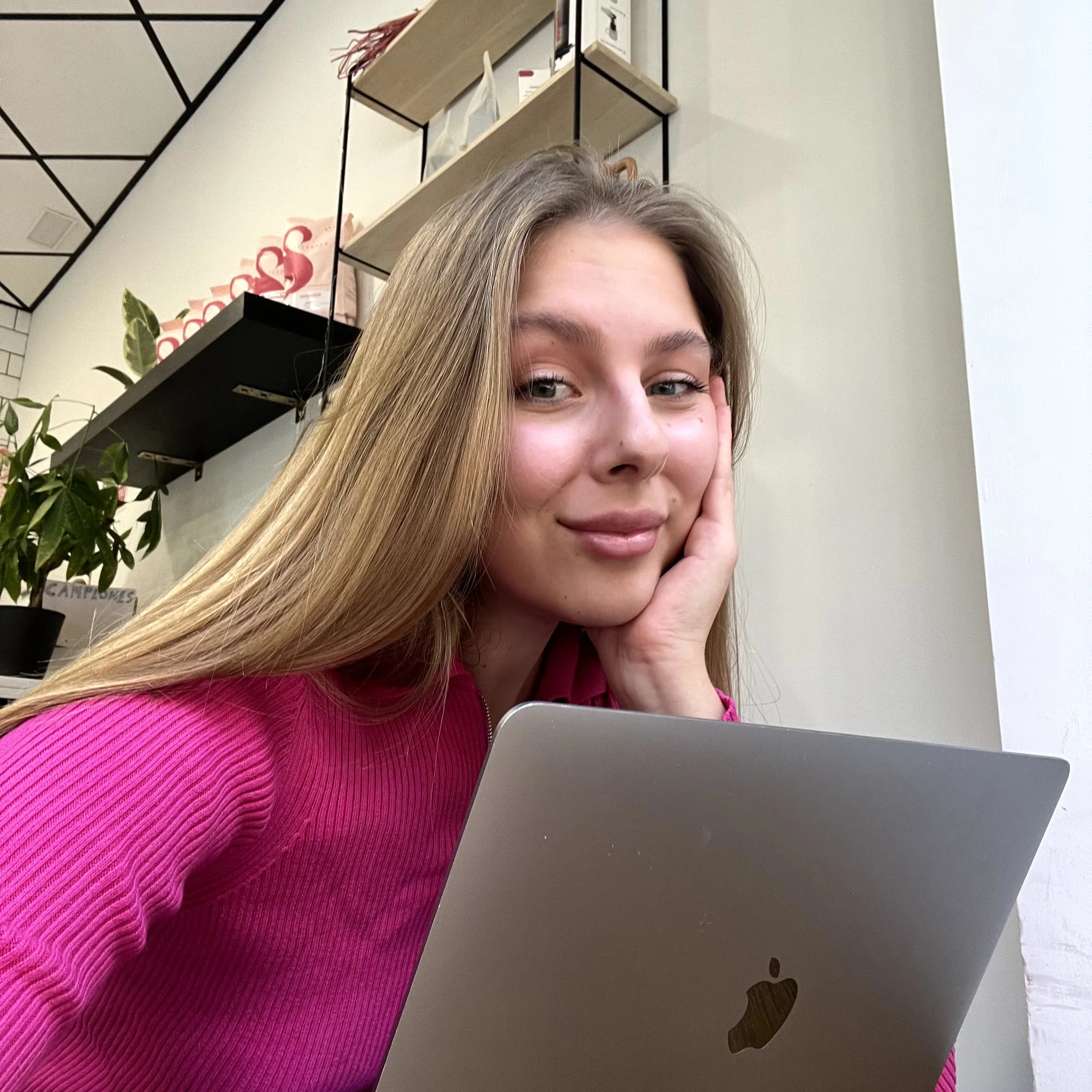 Sofia Bakhtiiarova's avatar