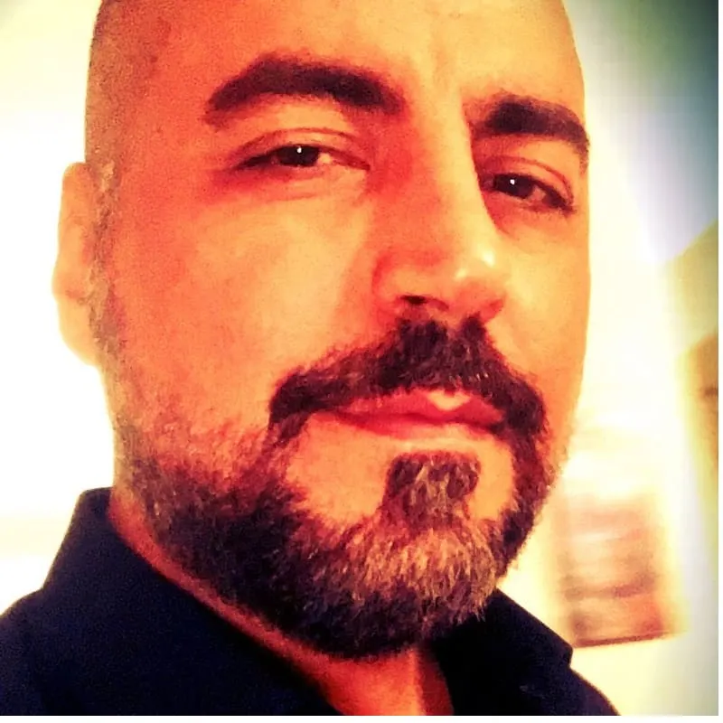 Farzad Aghili's avatar