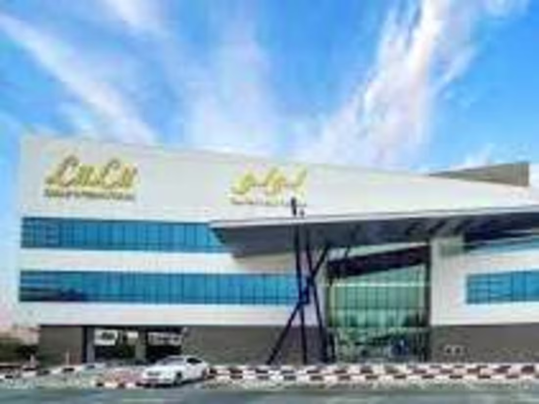 Cover image for Accountant at Lulu Group International