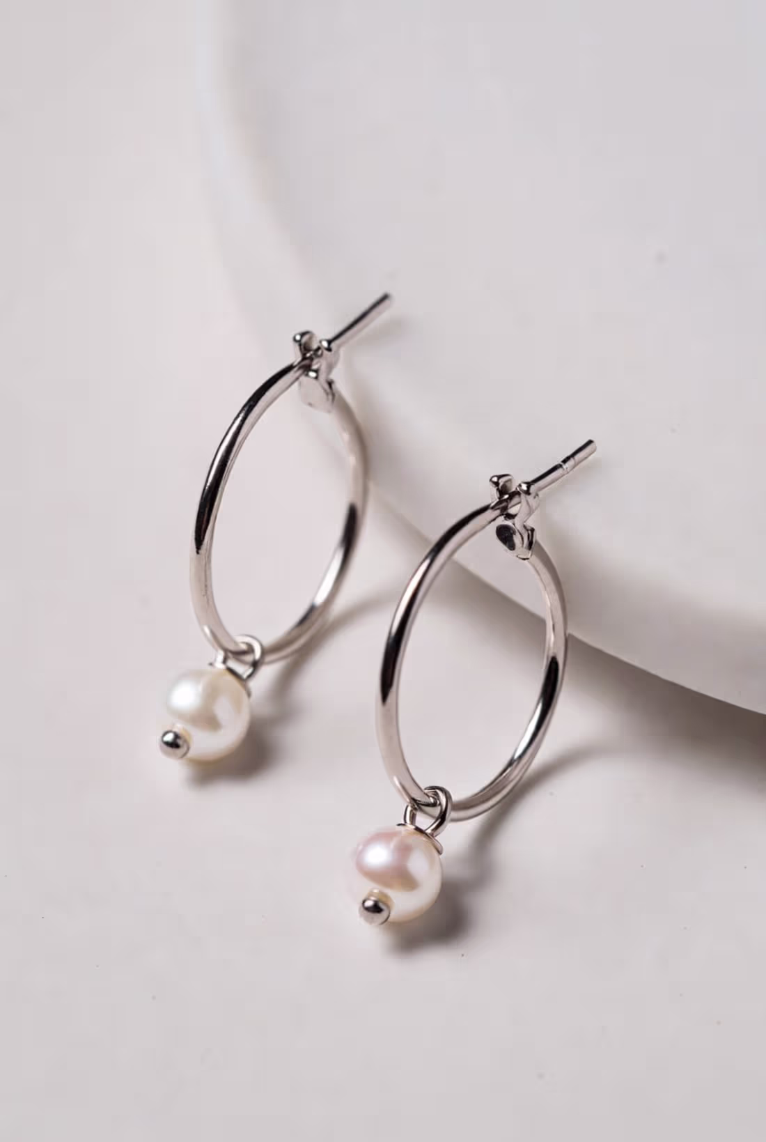 Cover image for Ai- Powered Simple earring design!
