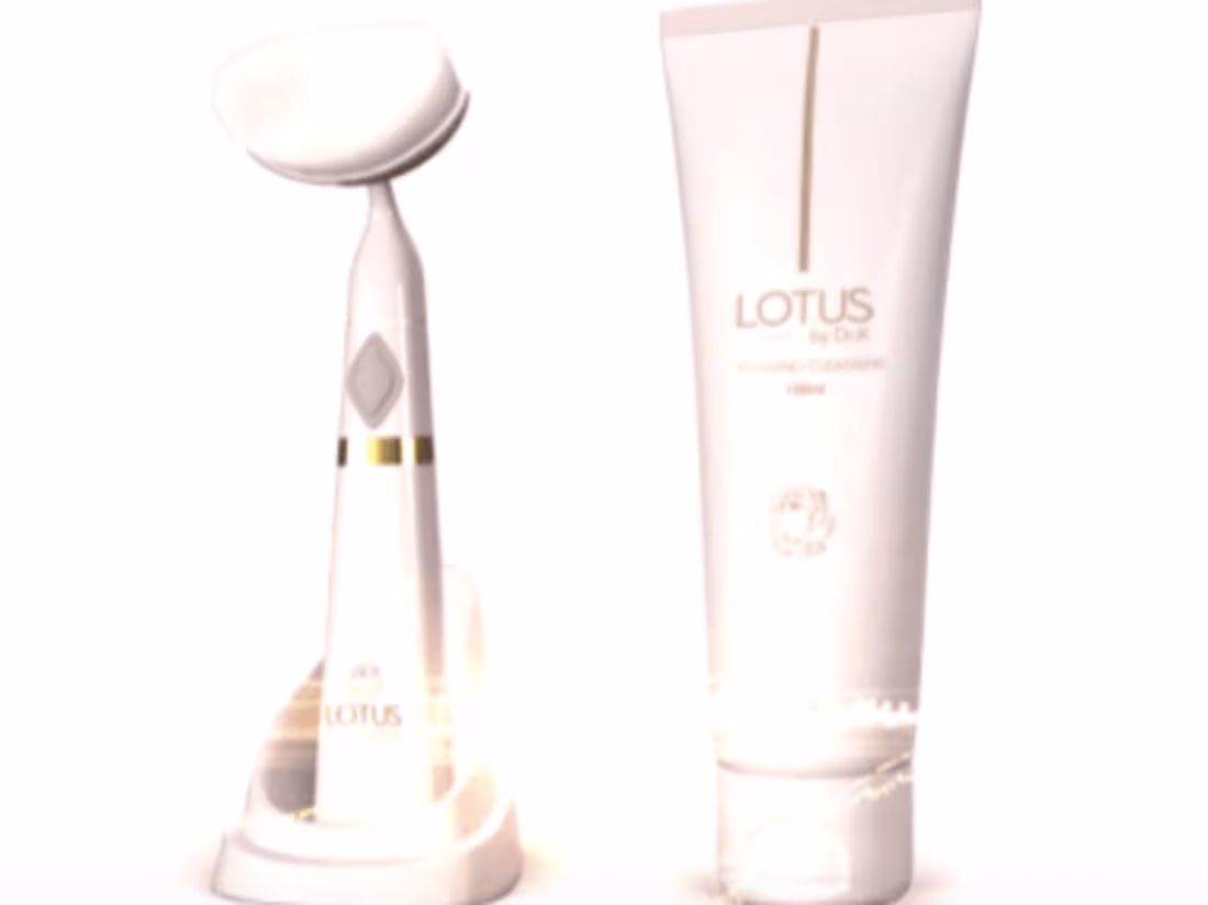 Cover image for Facial Cleansing Brush Commercial