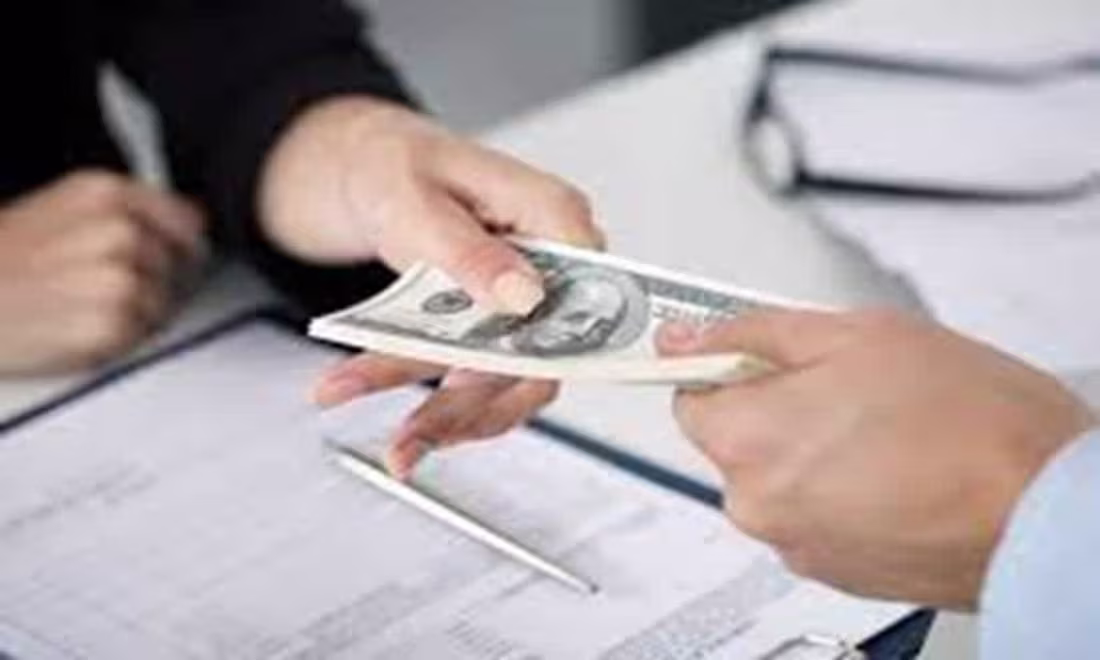 Cover image for Guide to Choosing Licensed Moneylenders
