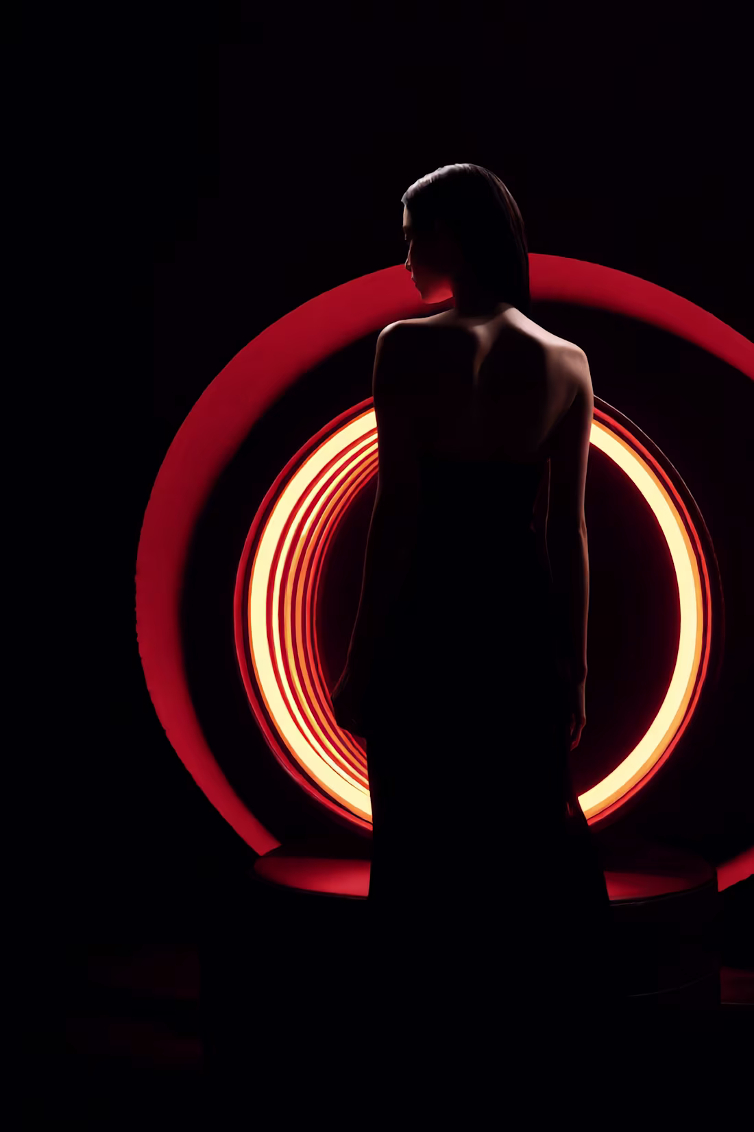 Cover image for LOONA luxury lighting showroom 