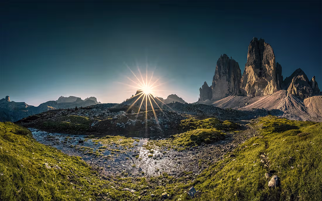 Cover image for SUMMER IN THE DOLOMITES