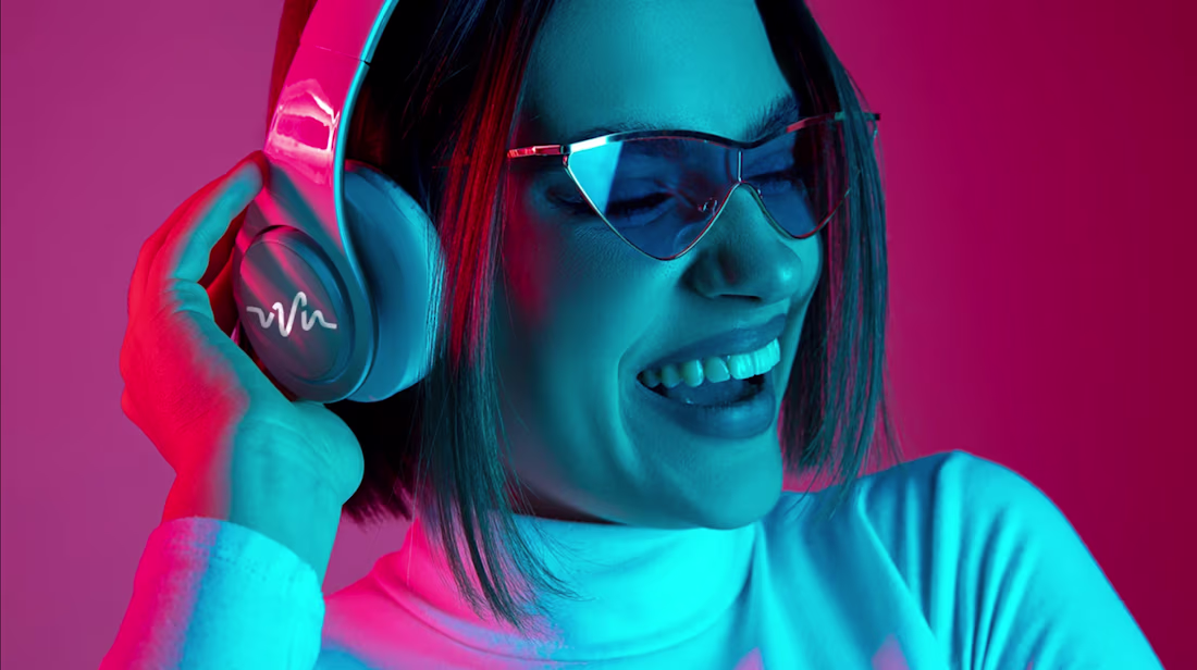 Cover image for Wavez-Brand Identity
